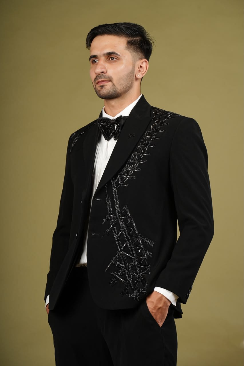 https://www.thelabelmohitdhingra.com/public/assets/img/placeholder.jpg